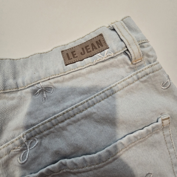 LE JEAN Bow Embroidered Column Jeans - Picture 11 of 13